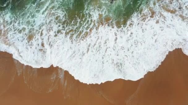 Vista Drone Belas Imagens Sem Costura Enquanto Ondas Mar Turquiose — Vídeo de Stock