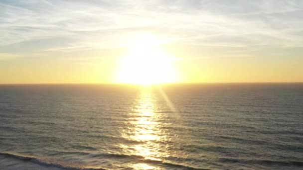 Ωκεανός Ορίζοντας Ηλιοβασίλεμα Ουρανό Πετάξει Πάνω Καταιγίδα Στο Θέα Θάλασσα — Αρχείο Βίντεο