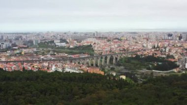 Lizbon, Portekiz, Avrupa 'da Aqueduct ve karayolu trafiği