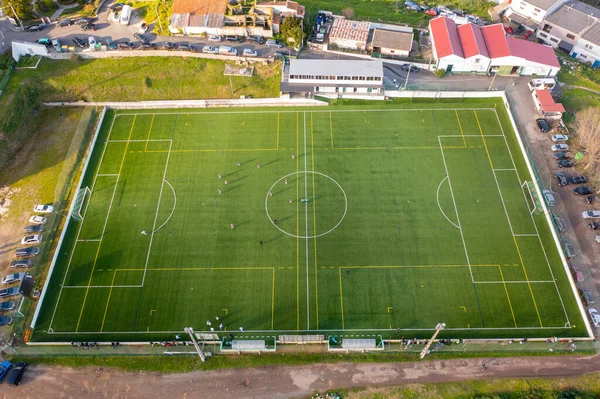 Futbol Sahasının Havadan Görünüşü Şehirde Antrenman Yarışma Için Halk Futbol — Stok fotoğraf