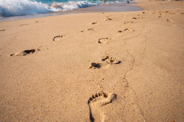 Ίχνη Ποδιών Ocean Sandy Beach — Φωτογραφία Αρχείου