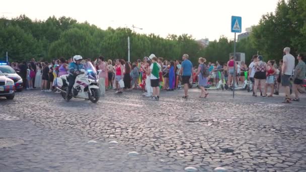 Lisabon Portugalsko Června 2023 Policisté Motocyklech Autech Udržují Pořádek Pýše — Stock video