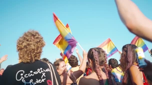 Лісабон Португалія Червня 2023 Лгбтк Активісти Єднуються Святкування Рівності Свободи — стокове відео