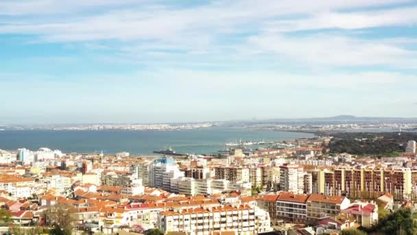 Almada Setubal Portekiz Deki Yerleşim Bölgelerinde Insansız Hava Aracı Yükseliyor — Stok video