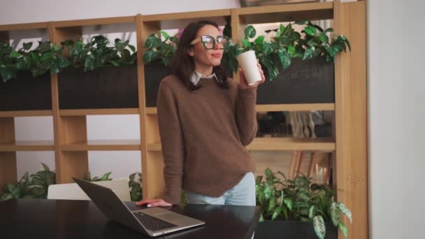 Businesswoman Drinking Coffee Break Woman Wearing Glasses Coffee Cup Coworking — Stock Video