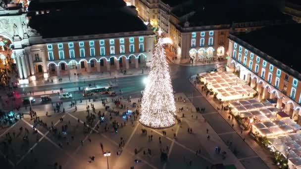 Flygdrönare Skott Commerce Square Upplyst Och Dekorerad Vid Juletid Lissabon — Stockvideo
