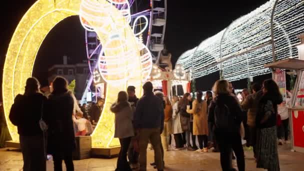 Cascais Portugalia Decembrie 2023 Piața Crăciun Piață Oameni Roata Ferris — Videoclip de stoc