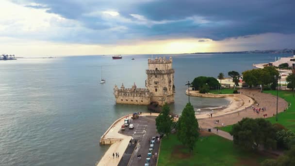 Légi Nézet Belem Tower Erődítmény Emlékmű Lisszabonban Tagus Folyón Századi — Stock videók