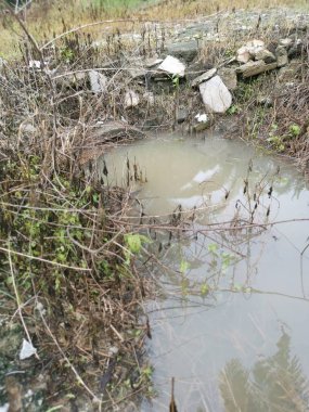 Yağmur suları çiftliği sular altında bıraktı beton silindirli drenaj