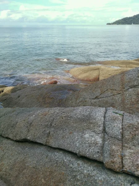 바다를 바위들이 있습니다 — 스톡 사진