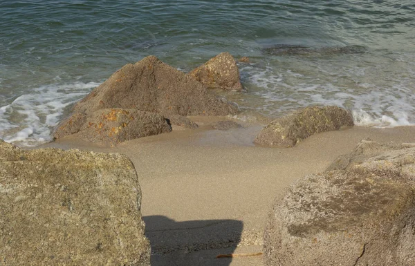 Imagen Infrarroja Las Rocas Encontradas Largo Playa — Foto de Stock