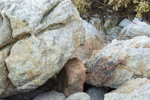 Podczerwień Obrazu Kamieni Znalezionych Wzdłuż Plaży — Zdjęcie stockowe