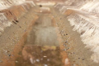 Kentsel drenaj sisteminin düşük açılı görüntüleri.