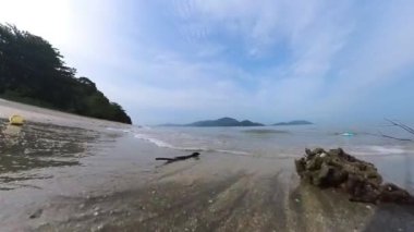 motion footage of walking along the beach 