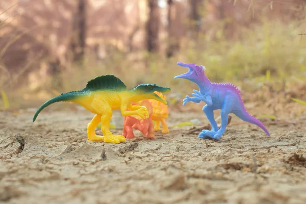 Imagen Infrarroja Los Juguetes Dinosaurios Que Ilustran Merodeando Por Tierra — Foto de Stock
