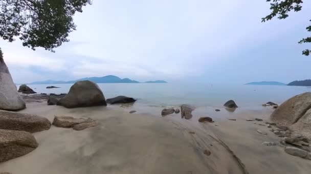 Air Laut Bergerak Pantai Berpasir Tepi Pantai — Stok Video
