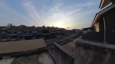 Sokaktaki değişen havanın hızlandırılmış görüntüleri