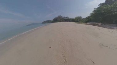 Sahilde yürüme hareketi