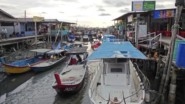 Perak Malaysia Juli 2023 Adegan Perahu Nelayan Yang Penuh Sesak — Stok Video