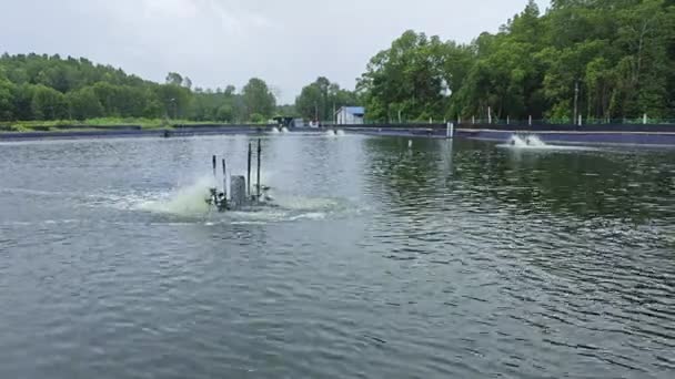 Paddle Wheel Aerator Para Fish Pond Camarão Fazenda Agricultura Máquina — Vídeo de Stock