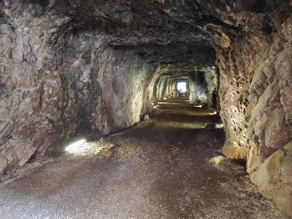Scene Tunnel Passage Dark Cave — Stock Photo, Image