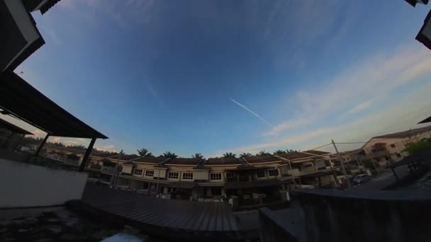 Time Lapse Scéna Měnící Oblohy Vyhlížející Střechy Balkónu — Stock video