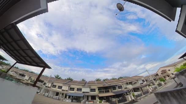 Czas Lapse Sceny Zmieniającego Się Nieba Patrząc Balkonu Dachu — Wideo stockowe