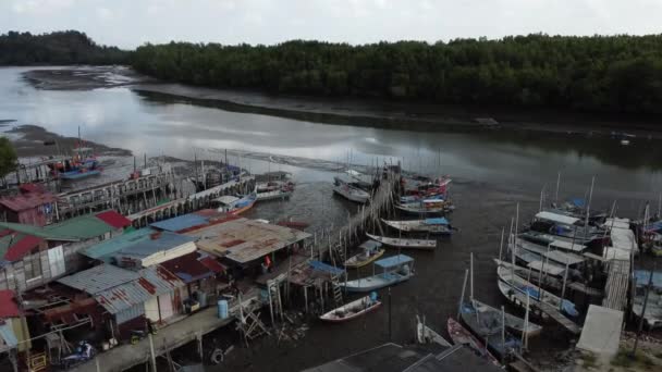 Вид Повітря Сільське Рибальське Село Березі Річки — стокове відео