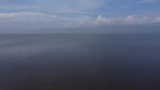 Panoramiczny Widok Lotu Ptaka Bagnistą Plażę Błotną Plaży Przypływu — Wideo stockowe