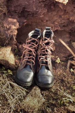 Yabani çayırlarda bulunan deri botların kızılötesi görüntüsü..