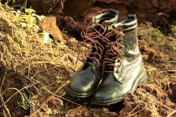 Yabani çayırlarda bulunan deri botların kızılötesi görüntüsü..