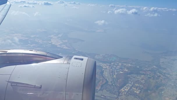 Widok Dół Okna Samolotu Środowiska Dziennego Nieba Lądowania — Wideo stockowe