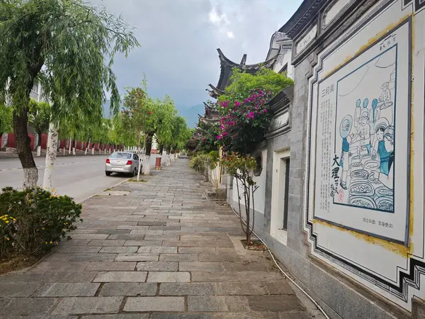 Yunnan Cina April 2024 Adegan Deretan Arsitektur Kuno Yang Dirancang Stok Gambar