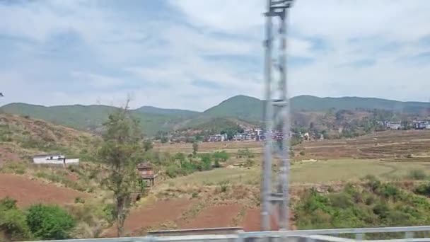 Mirando Paisaje Rural Agricultura Través Ventana Cristal Del Tren Alta — Vídeos de Stock