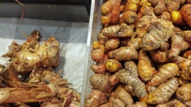 Taze ve çiğ zencefil çeşitleri seçip almak için