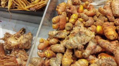 Taze ve çiğ zencefil çeşitleri seçip almak için