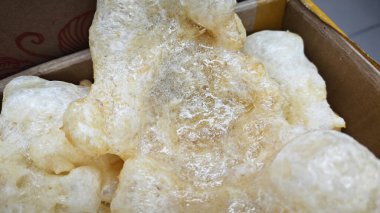 Çin usulü lezzetli kurutulmuş balık mesanesi yığını..