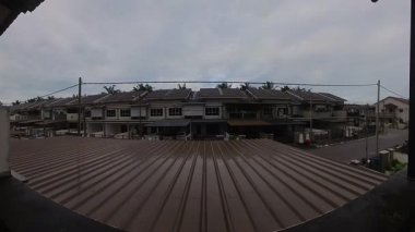 Günbegün değişen gökyüzünün hızlandırılmış görüntüleri. Ya da balkonun yanında..