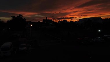 Yeni günün şafağında güzel ufuk..