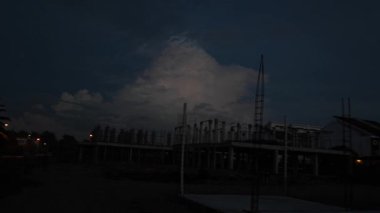 Yeni günün şafağında güzel ufuk..