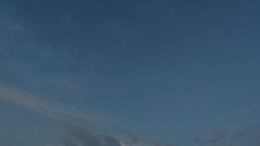 Yeni günün şafağında güzel ufuk..