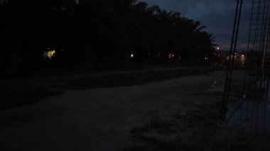 Uzaktaki renkli şafak gökyüzü görüntüsü