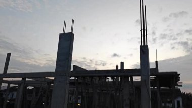 Gece ile mavi saat arasındaki uzaklık, altın ve mavi saat gökyüzü görüntüsü. 