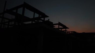 Gece ile mavi saat arasındaki uzaklık, altın ve mavi saat gökyüzü görüntüsü. 