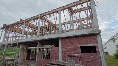 Hala inşaat halindeki konutların çevresindeki görüntüler.. 