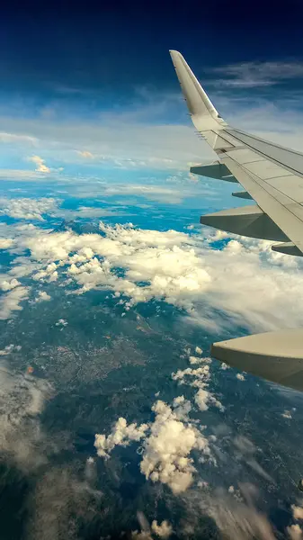 从飞机上看到的窗口 — 图库照片#