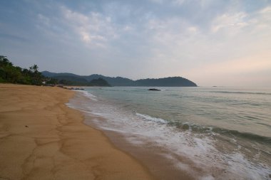 Juara sahilinde güzel bir sahil.