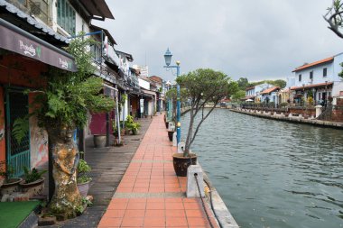 Malakka 'da nehir kenarındaki evler