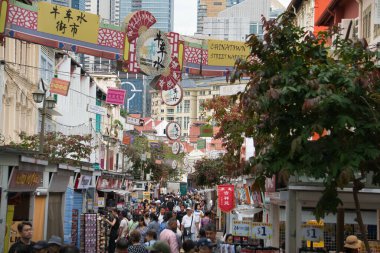 Çin Mahallesi, Singapur 'da birçok şeridi olan bir yol.