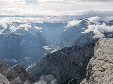 Koenigssee, eldiven tükürme zirvesinden görüldü.